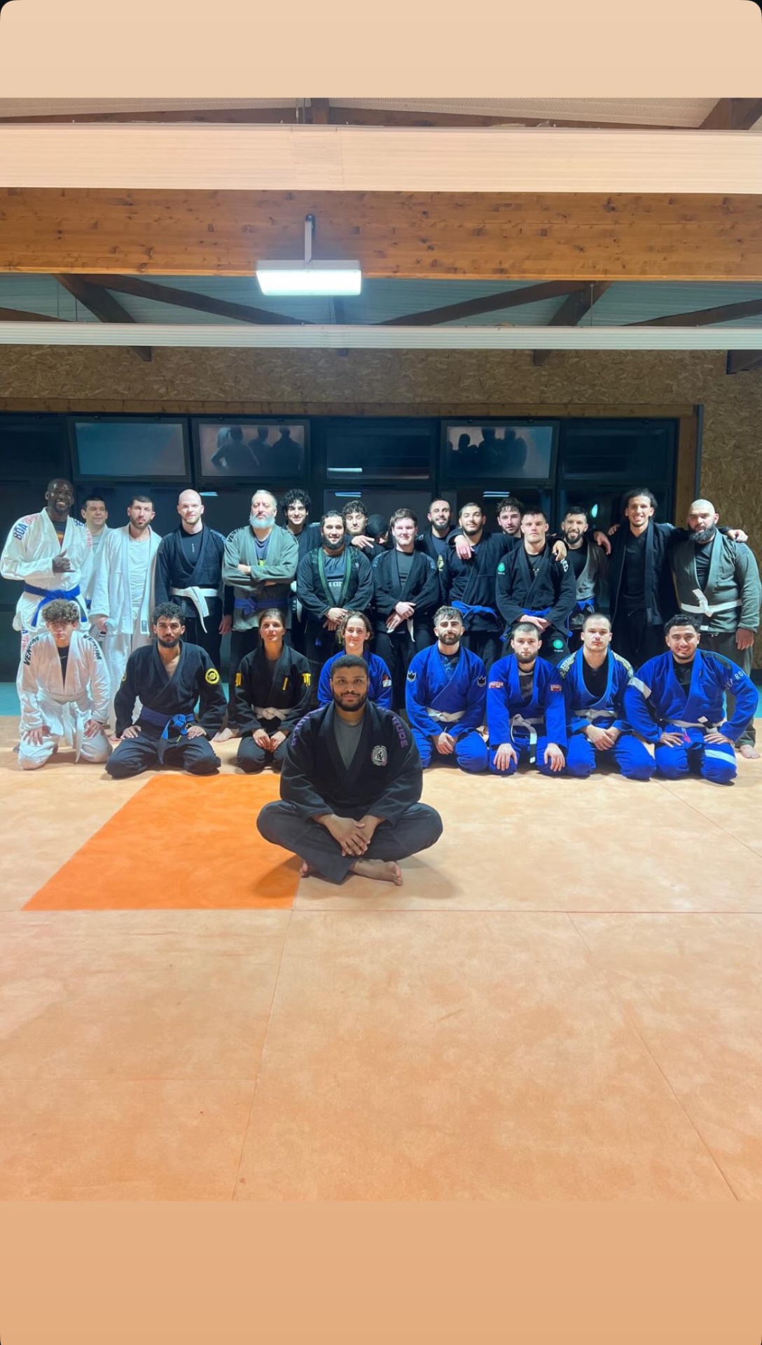 Le groupe réuni après l'entraînement — Shoshin Academy JJB, Jouy près de Chartres