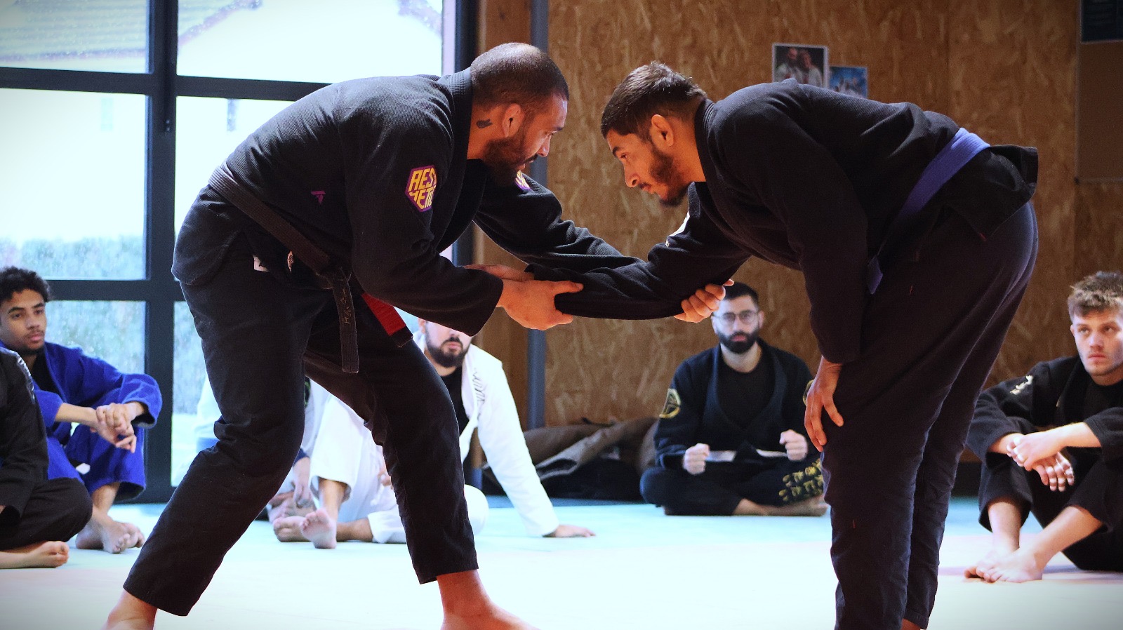 Démonstration technique devant le groupe — Shoshin Academy JJB, Jouy près de Chartres