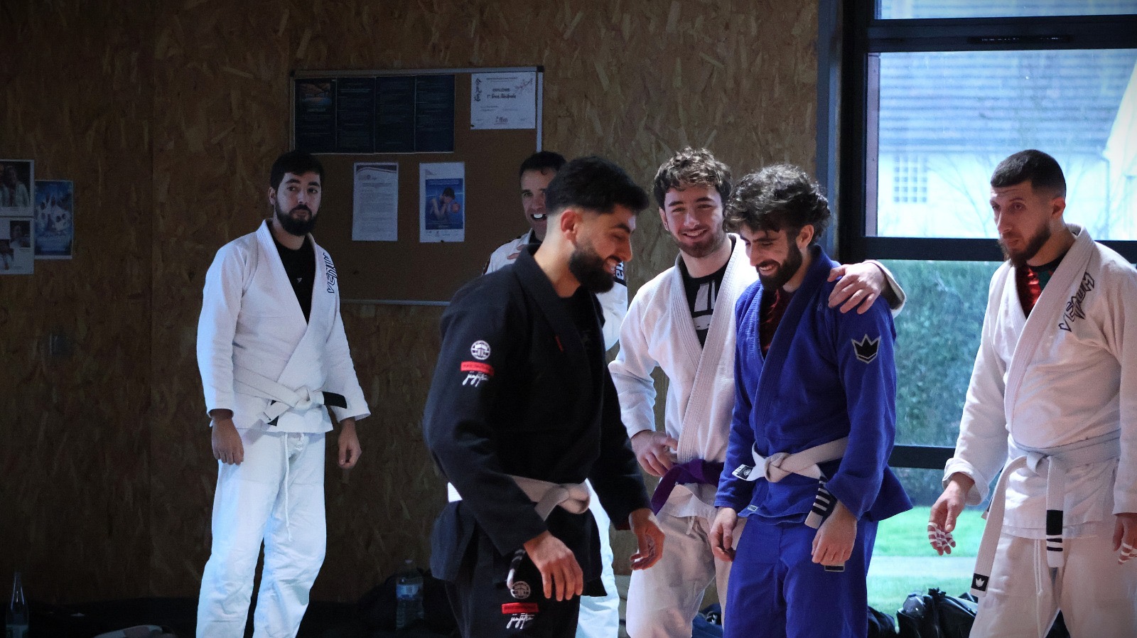 Sourires et partage après l'entraînement — Shoshin Academy JJB, Jouy près de Chartres