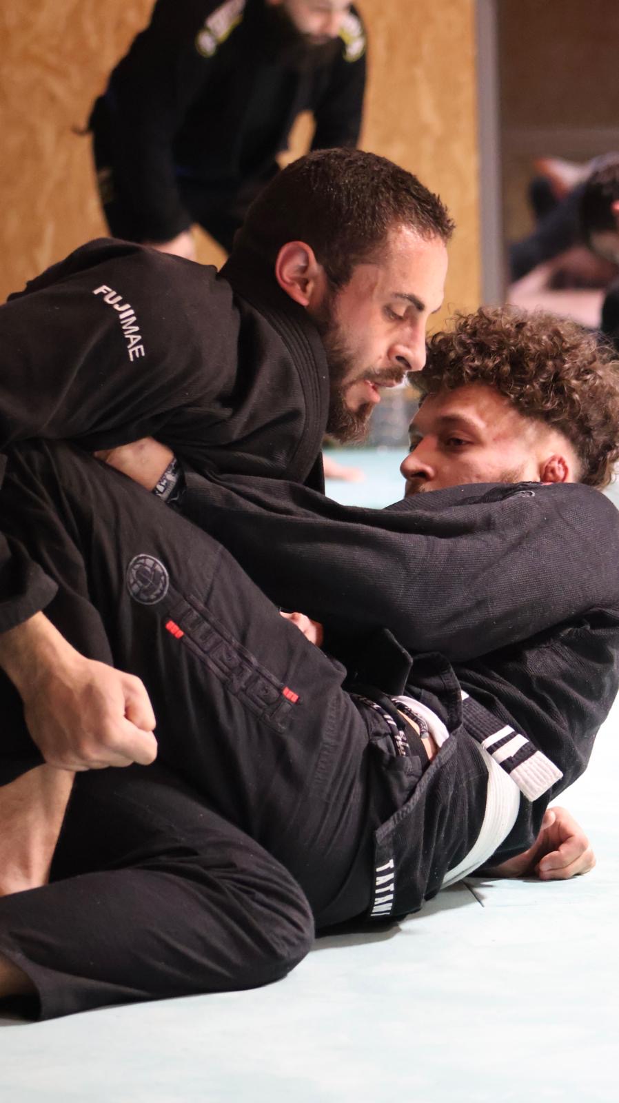 Contrôle rapproché pendant l'opposition — Shoshin Academy JJB, Jouy près de Chartres